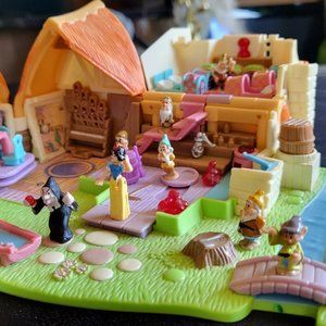 Polly Pocket Disney Snow White and the seven dwarves ALMOST COMPLETE